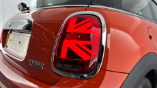 MINI Hatchback 1.5 Cooper Classic II 3dr [Comfort Pack] Petrol Hatchback